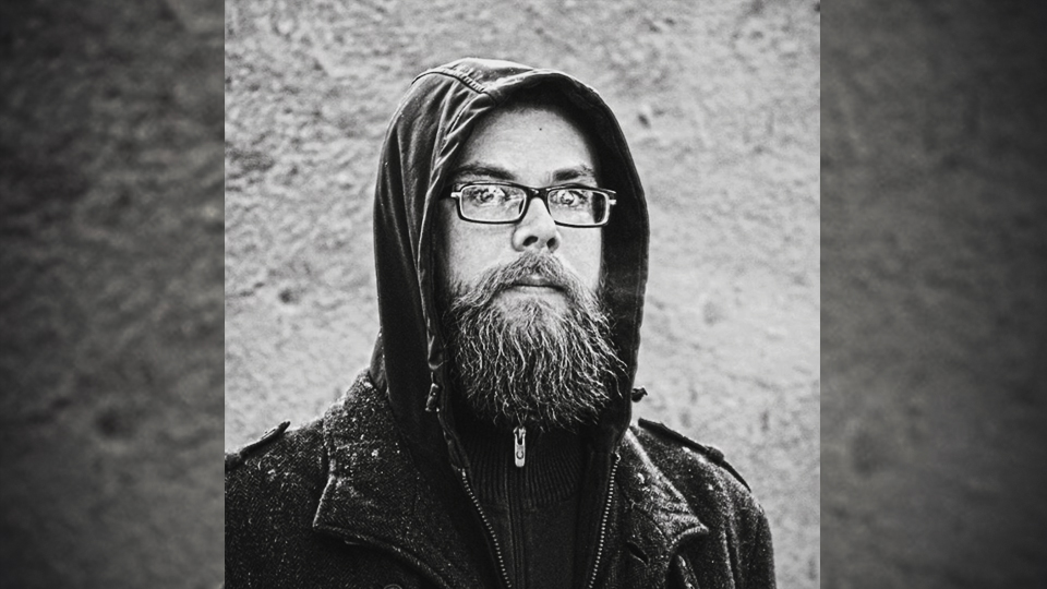 «Больше всего горжусь тем, что жив» — как живет звукорежиссер БизнесФМ